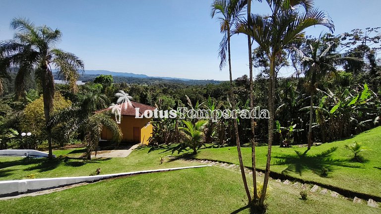 Chácara na represa com prainha, piscina e lazer LT0107