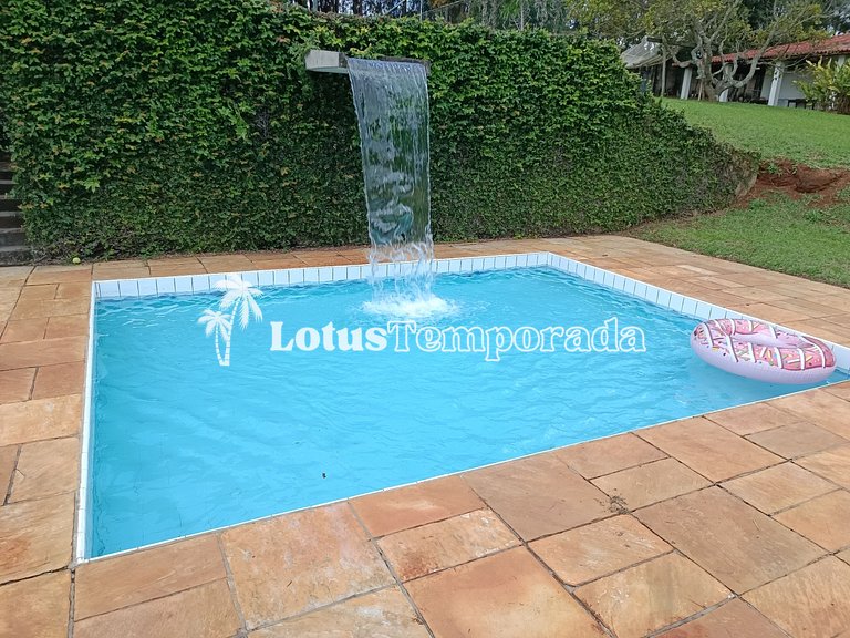 Chácara alto padrão com piscina e quadra de Tênis/futsal - S